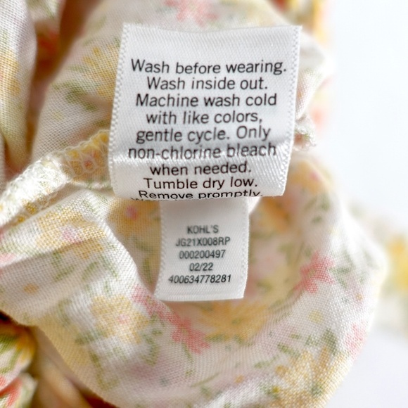 Juniors' SO Tie-Front Ruffled Tiered High Rise Short Yellow Floral - Picture 9 of 9